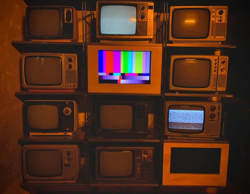 Televisor de 65 o de 75 pulgadas: cuál encaja en tu salón